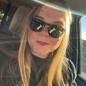 Meet your Posher, Elizabeth